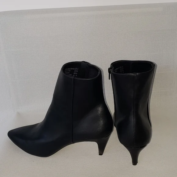 Boots - Picture 14 of 16